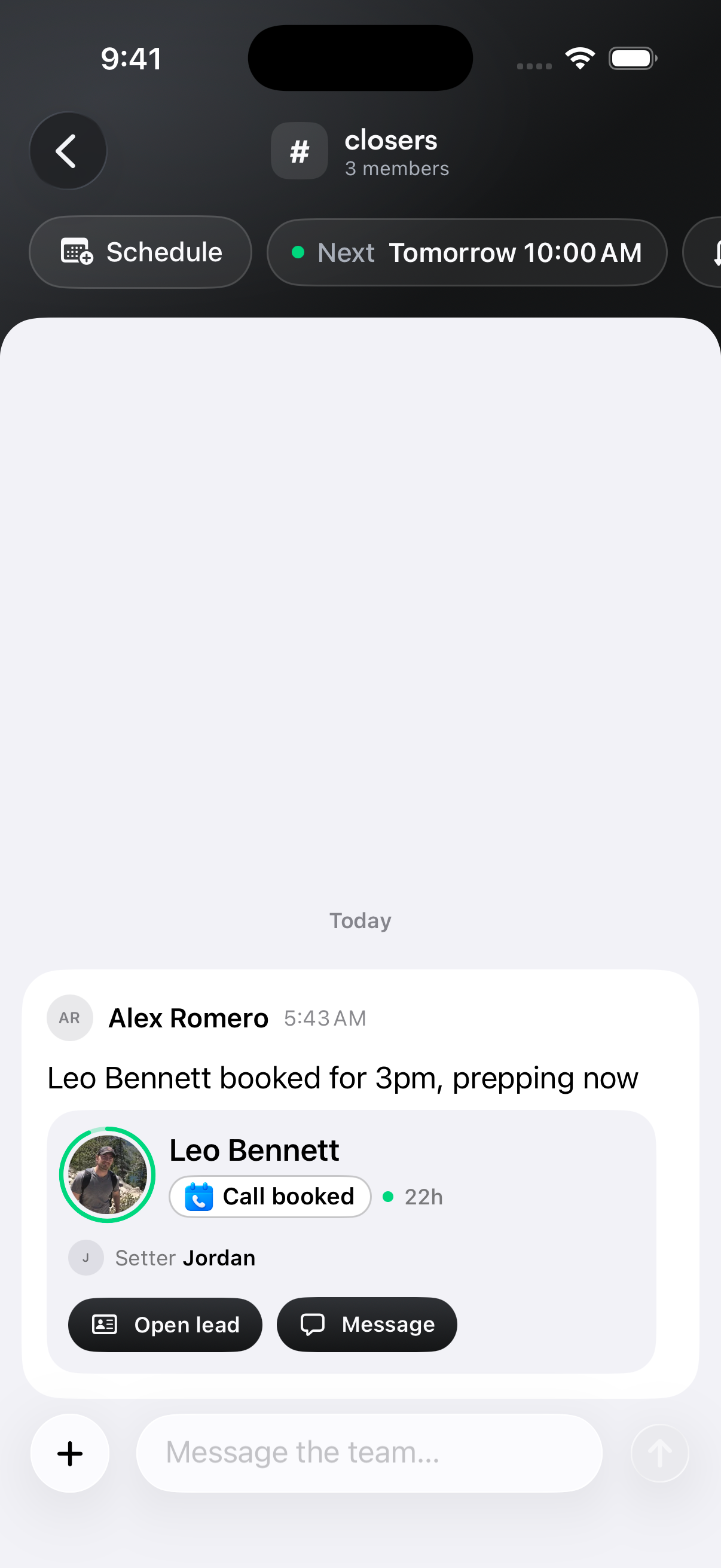 Detail from Orren’s closers chat: Alex shares Leo’s booked call with an attached lead card, Jordan’s setter assignment, and Open lead and Message actions.